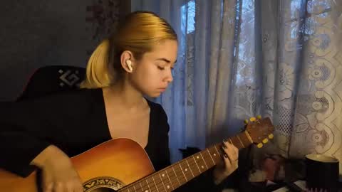 Nancy online show from 4, 11, 2025