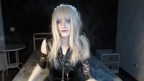 Snapshot of charlie_crystal chatting on 22, 11, 2025 Charlie online show from 22, 11, 2025