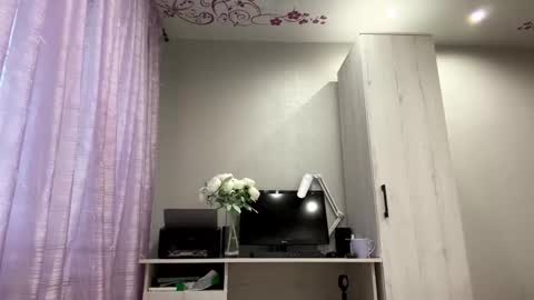 Snapshot of charlieluersen chatting on 22, 12, 2025 Freya online show from 22, 12, 2025