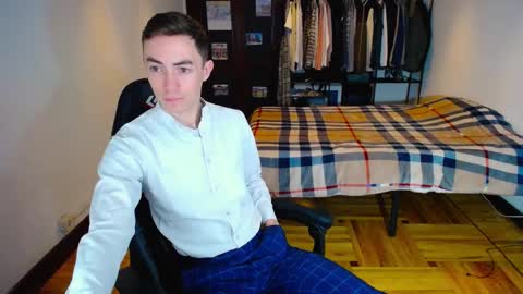 Snapshot of charlieseyer chatting on 2, 2, 2025 carlos reyes online show from 2, 2, 2025