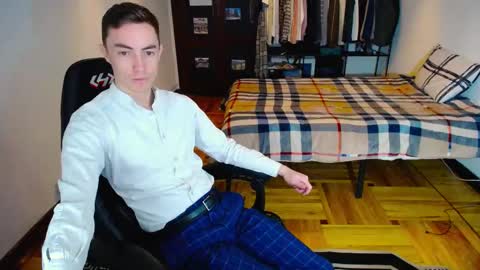 Snapshot of charlieseyer chatting on 2, 2, 2025 carlos reyes online show from 2, 2, 2025