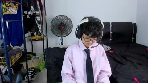 Snapshot of charlietaylorr__ chatting on 25, 5, 2026 Charlie online show from 25, 5, 2026