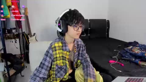 Snapshot of charlietaylorr__ chatting on 14, 7, 2026 Charlie online show from 14, 7, 2026