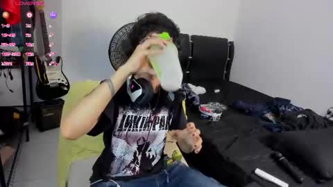Snapshot of charlietaylorr__ chatting on 19, 7, 2026 Charlie online show from 19, 7, 2026