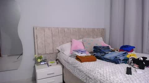 Snapshot of charlot_walker chatting on 20, 12, 2025 Charlote Walker online show from 20, 12, 2025