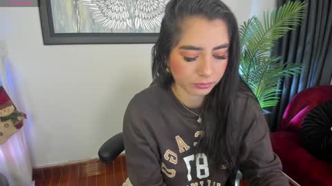 Snapshot of charlote_horny chatting on 28, 12, 2024 Charlote online show from 28, 12, 2024