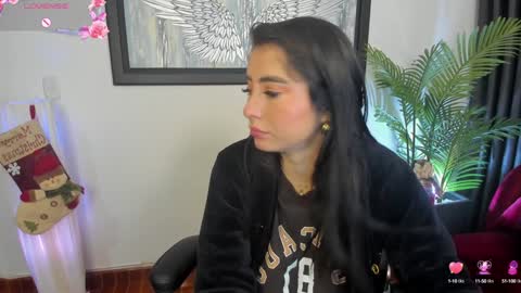 Snapshot of charlote_horny chatting on 28, 12, 2024 Charlote online show from 28, 12, 2024