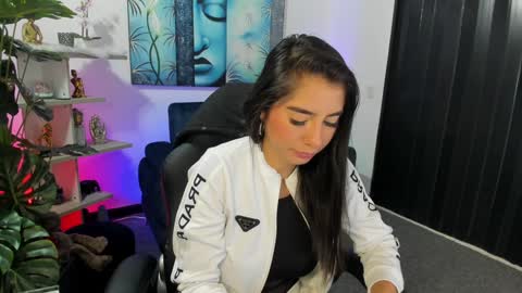 Snapshot of charlote_horny chatting on 10, 1, 2025 Charlote online show from 10, 1, 2025