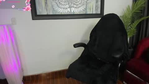 Snapshot of charlote_horny chatting on 3, 3, 2025 Charlote online show from 3, 3, 2025