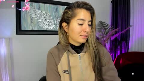 Snapshot of charlote_horny chatting on 14, 10, 2025 Charlote online show from 14, 10, 2025