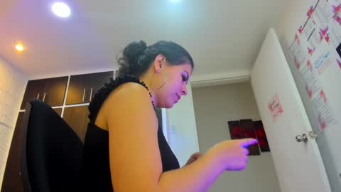 Charlotte Icee online show from 18, 1, 2025