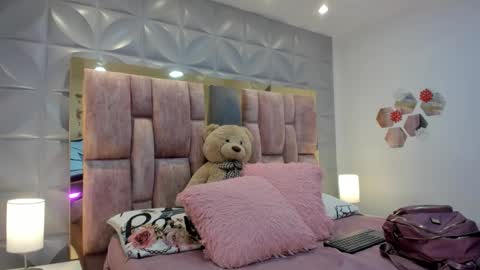 Charlotte Icee online show from 20, 3, 2026