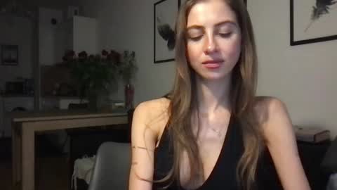 Charlotte Roche online show from 19, 2, 2025