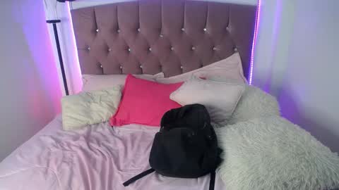 Snapshot of charlotte_walker1 chatting on 12, 3, 2025 charlotte_walker1 online show from 12, 3, 2025