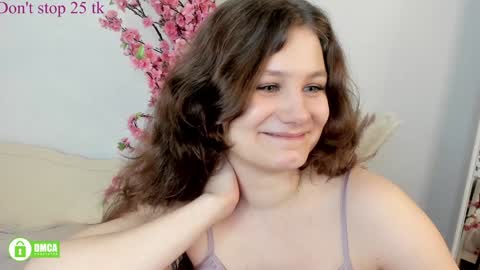 Snapshot of charlotte_wow chatting on 25, 1, 2025 Charlotte online show from 25, 1, 2025