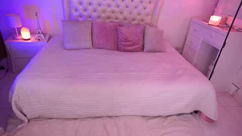 ill be online tomorrow December 1st online show from 23, 12, 2025