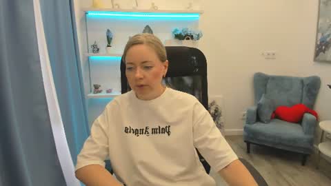 Snapshot of charlottekerti chatting on 17, 6, 2026 Charlotte online show from 17, 6, 2026