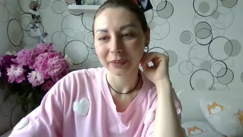 Snapshot of charming__chick chatting on 6, 6, 2026 charming__chick online show from 6, 6, 2026