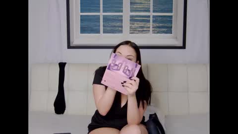Snapshot of charming_lolla chatting on 28, 9, 2025 charming_lolla online show from 28, 9, 2025