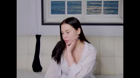 Snapshot of charming_lolla chatting on 3, 10, 2025 charming_lolla online show from 3, 10, 2025