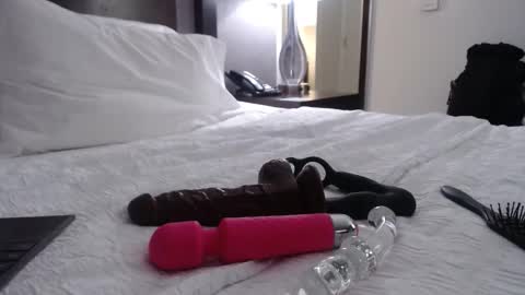 Snapshot of chastesissylover chatting on 21, 4, 2026 Madion Bambi online show from 21, 4, 2026