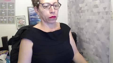 CHAYLA VICTORIA RUIZ  online show from 8, 9, 2025