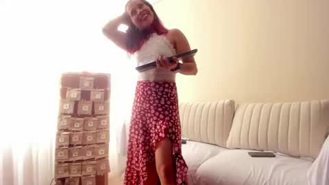 Regina Phalange online show from 4, 12, 2025