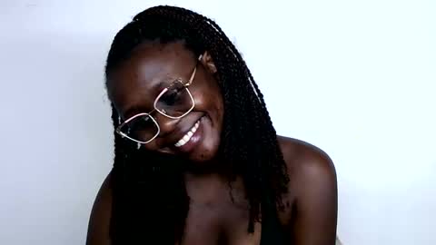 Snapshot of cheeky_charms chatting on 22, 10, 2025 cheeky_charms online show from 22, 10, 2025