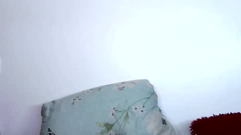 Snapshot of cheeky_charms chatting on 27, 10, 2025 cheeky_charms online show from 27, 10, 2025