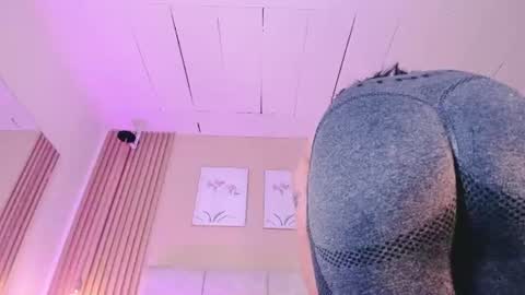 Snapshot of cherlyn_1 chatting on 4, 7, 2026 cherlyn_1 online show from 4, 7, 2026