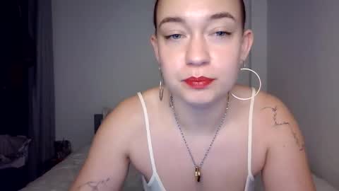 Lola Clyne online show from 23, 2, 2026