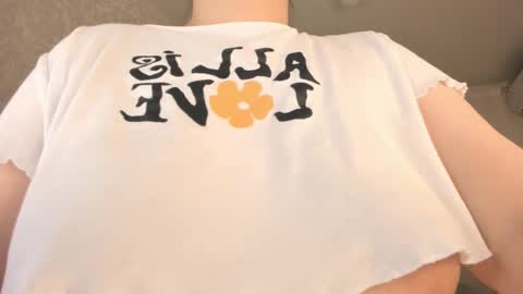 Snapshot of cherry_misaki chatting on 12, 3, 2025 misaki  online show from 12, 3, 2025