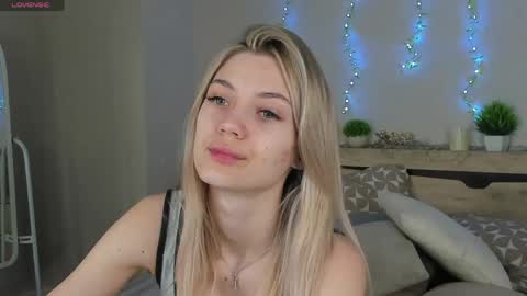 Snapshot of cherry_pr1ce chatting on 10, 5, 2026 cherry_pr1ce online show from 10, 5, 2026