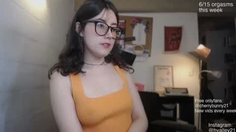 Sarah Prez online show from 17, 6, 2026