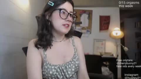 Sarah Prez online show from 28, 6, 2026