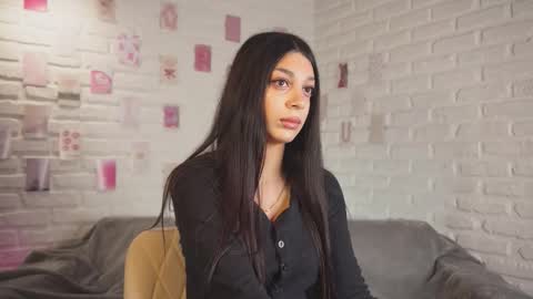 Kiki online show from 19, 10, 2025