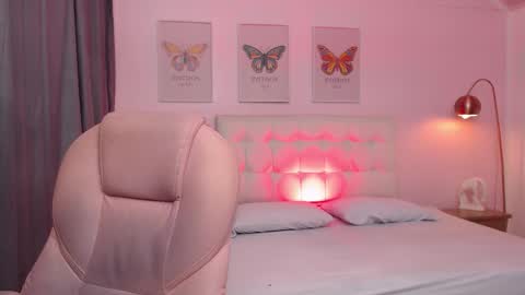 Snapshot of cherryy_summer chatting on 10, 11, 2025 cherryy_summer online show from 10, 11, 2025