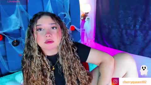 Snapshot of cherryyquen chatting on 17, 10, 2025 Cherry Queen online show from 17, 10, 2025