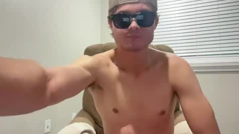 chill_fit_guy online show from 7, 8, 2026