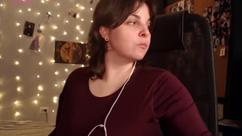 Snapshot of chill_saya chatting on 28, 10, 2025 Saya online show from 28, 10, 2025