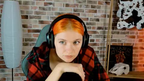 Snapshot of chillsnail_bro chatting on 18, 9, 2025 Bella online show from 18, 9, 2025