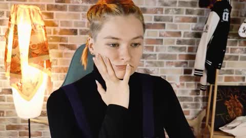 Snapshot of chillsnail_bro chatting on 1, 10, 2025 Bella online show from 1, 10, 2025