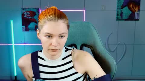 Snapshot of chillsnail_bro chatting on 7, 10, 2025 Bella online show from 7, 10, 2025