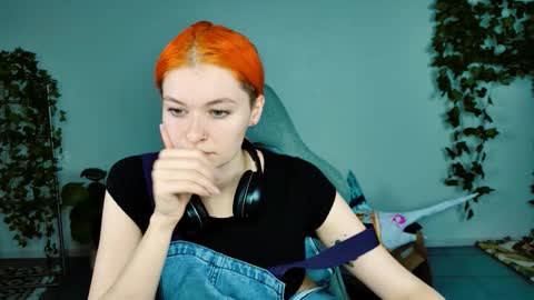 Snapshot of chillsnail_bro chatting on 18, 10, 2025 Bella online show from 18, 10, 2025