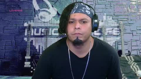 Snapshot of chinoroz chatting on 27, 2, 2025 Enrique online show from 27, 2, 2025