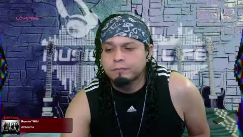 Snapshot of chinoroz chatting on 2, 3, 2025 Enrique online show from 2, 3, 2025