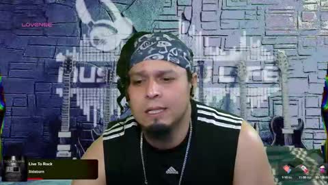 Snapshot of chinoroz chatting on 2, 3, 2025 Enrique online show from 2, 3, 2025