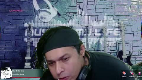 Snapshot of chinoroz chatting on 4, 3, 2025 Enrique online show from 4, 3, 2025