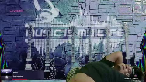 Snapshot of chinoroz chatting on 6, 3, 2025 Enrique online show from 6, 3, 2025