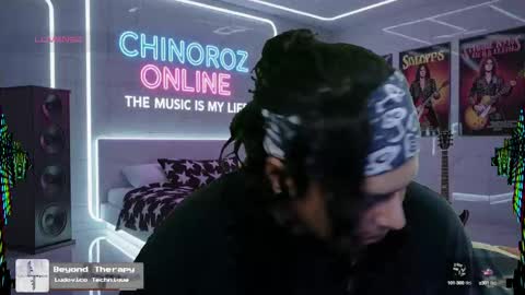 Snapshot of chinoroz chatting on 5, 10, 2025 Enrique online show from 5, 10, 2025